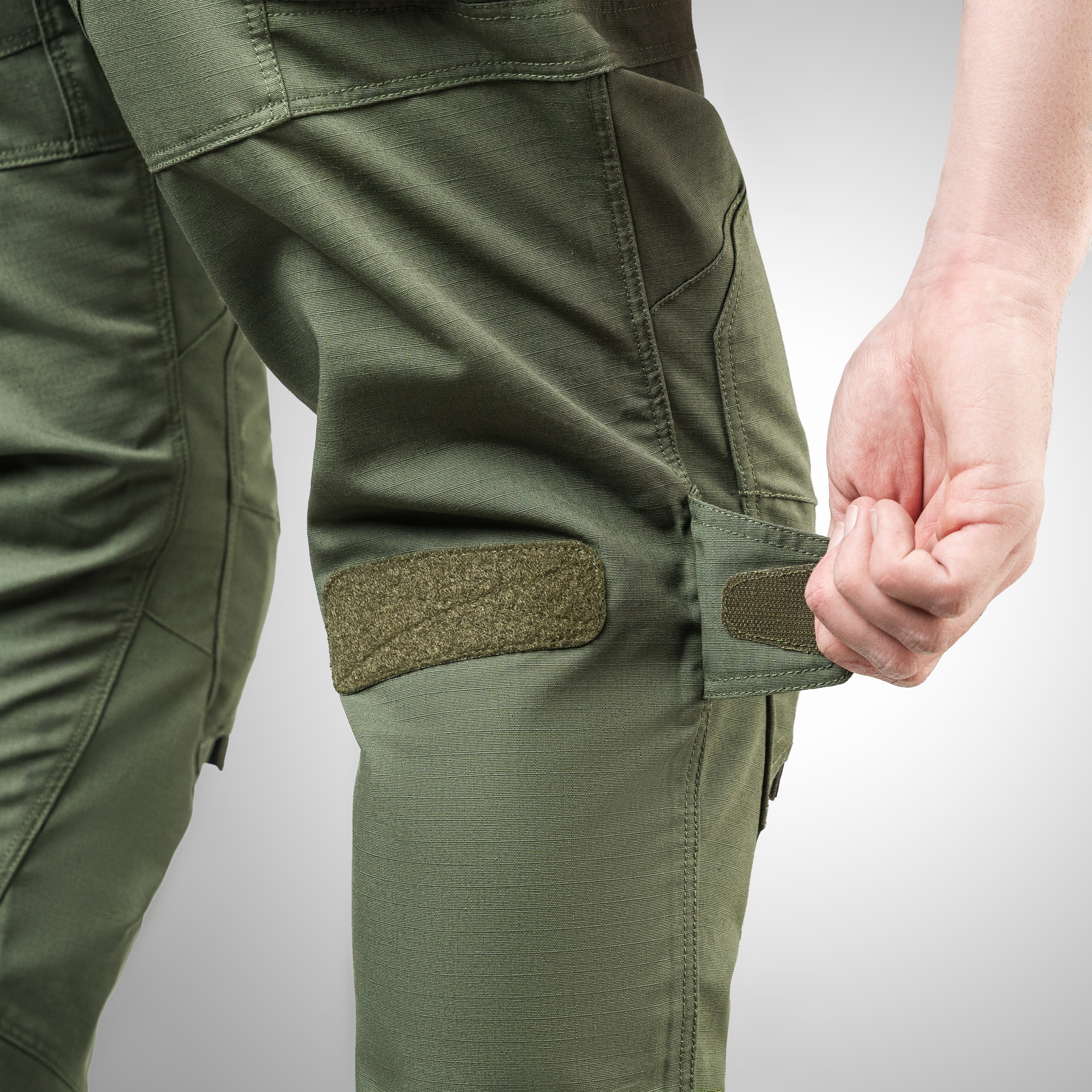 Spodnie taktyczne WROOM Combator GEN II z kompatybilnością z ukrytymi nakolannikami. Kolor Olive Drab