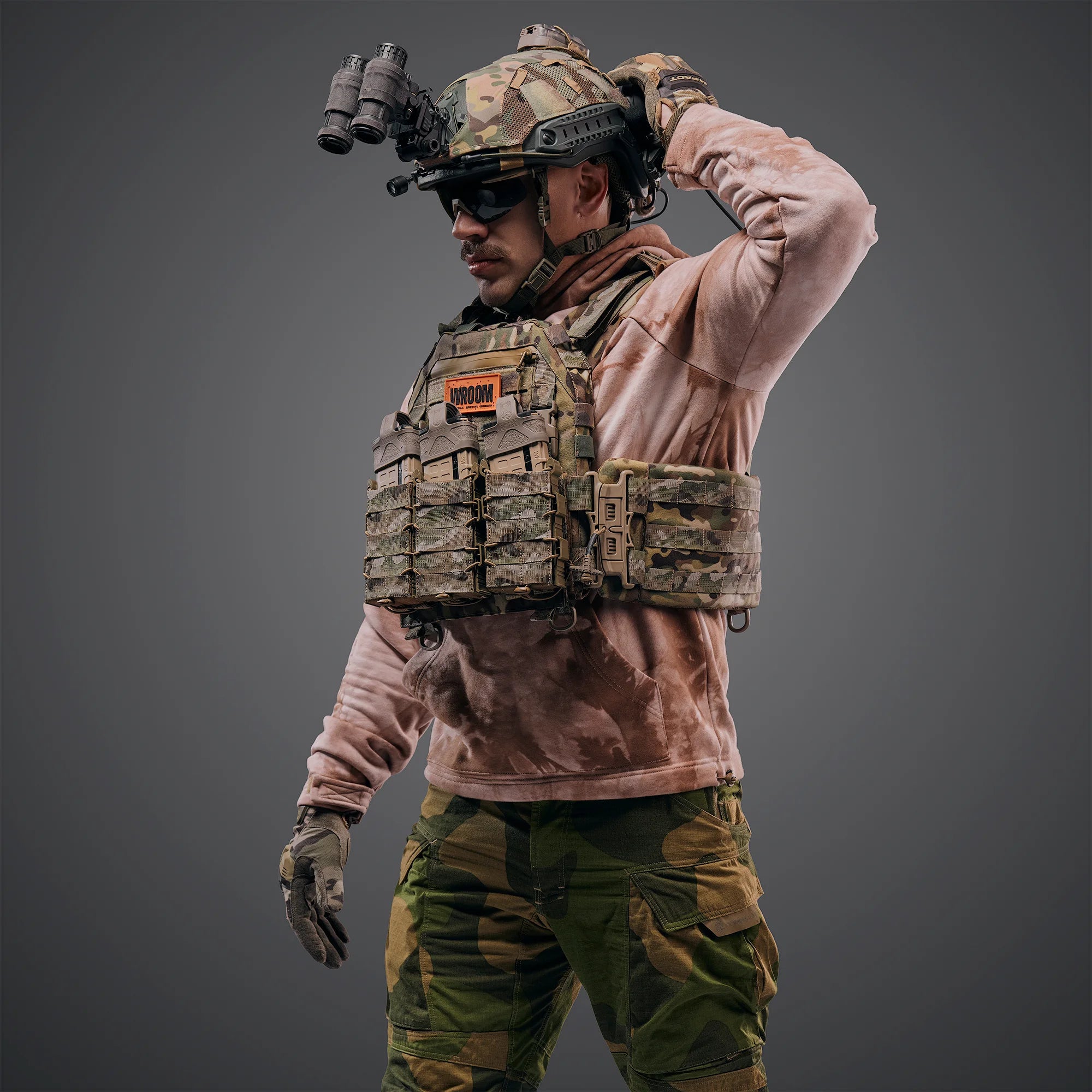 Ghost Gen4 V1 Plate Carrier with Quick Release System, MOLLE System & 3 Pouches, Color Multicam