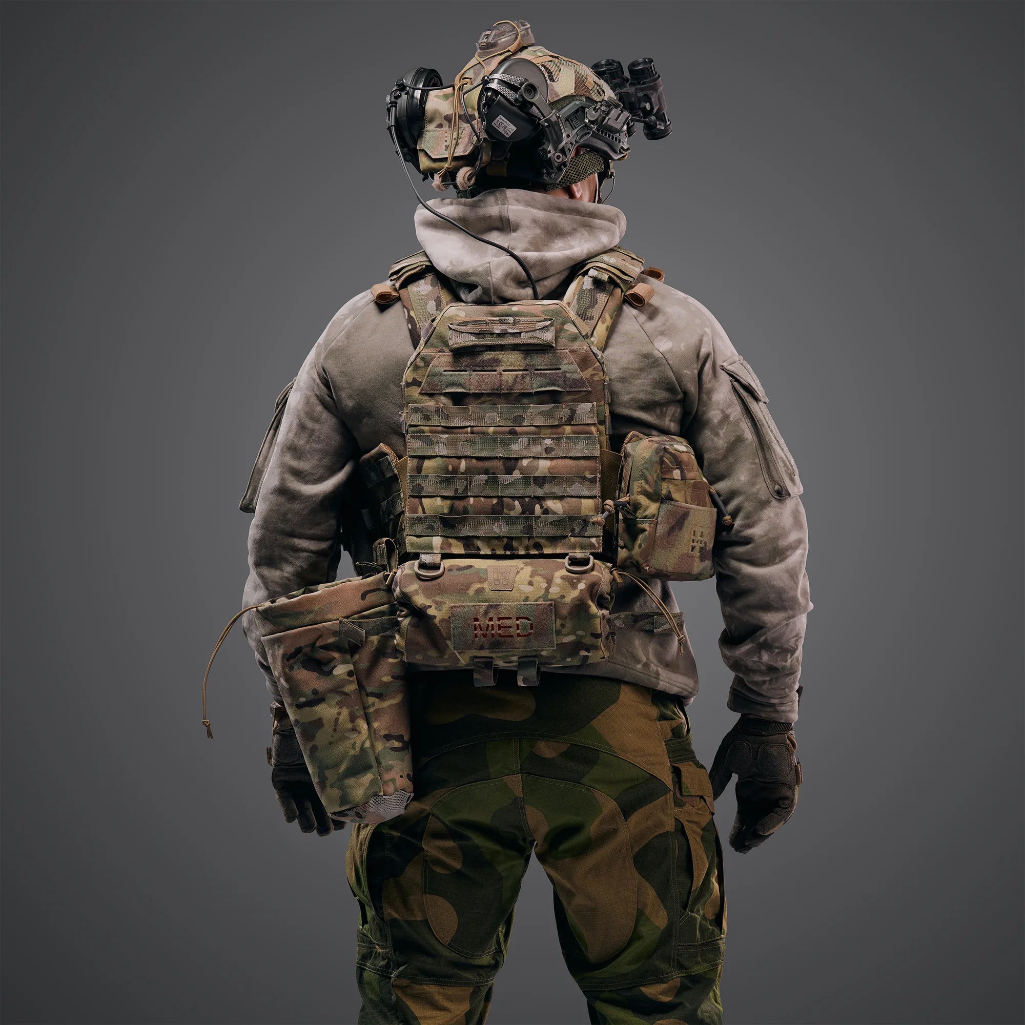 Ghost Performance V2 Plate Carrier with Quick Release System + 9 Pouches, Color Multicam